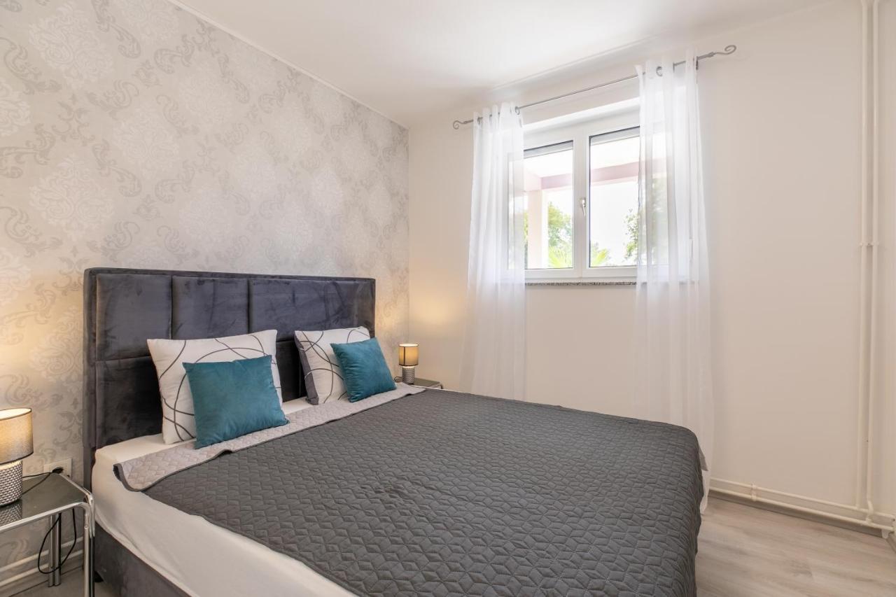 Apartments Tina Stinjan Pula Ngoại thất bức ảnh