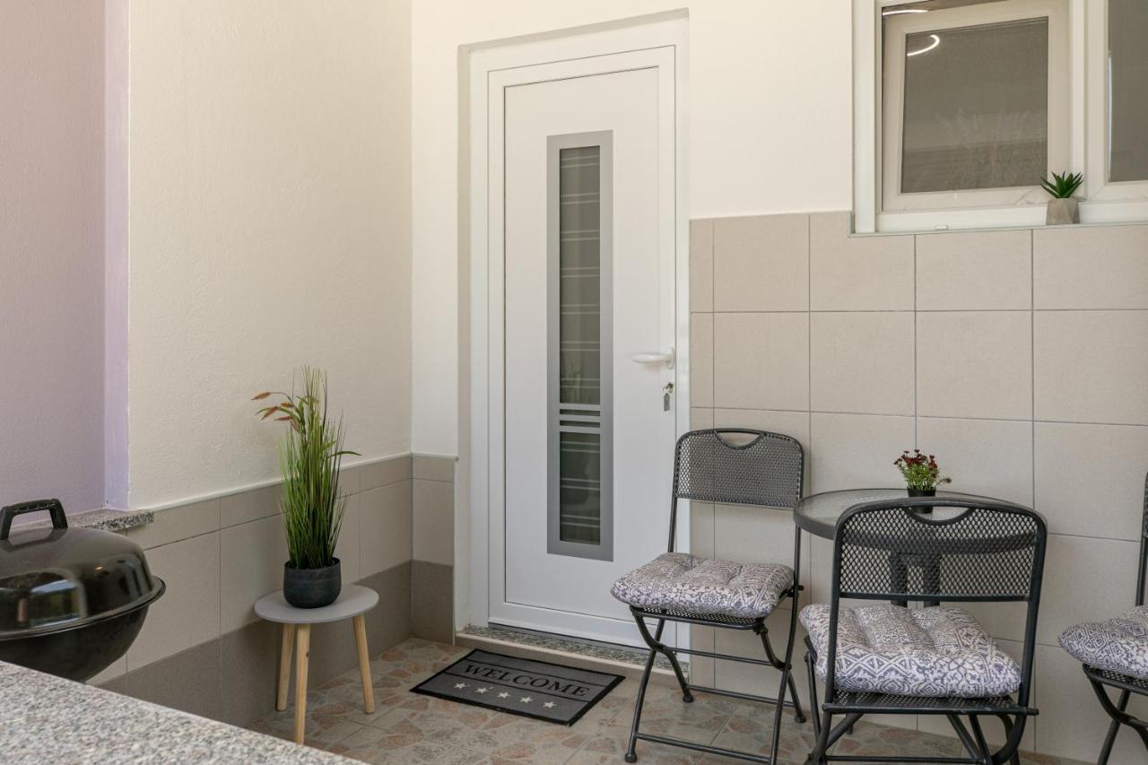 Apartments Tina Stinjan Pula Ngoại thất bức ảnh