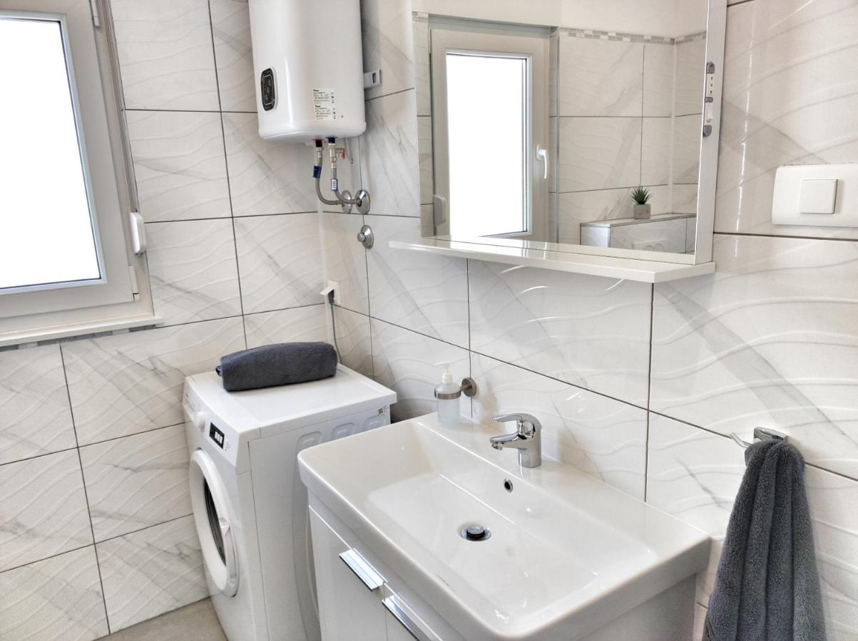 Apartments Tina Stinjan Pula Ngoại thất bức ảnh