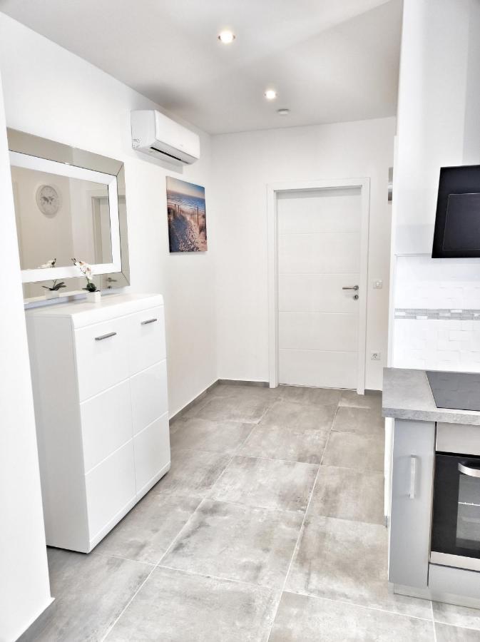 Apartments Tina Stinjan Pula Ngoại thất bức ảnh